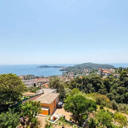 Cozy 1-bedroom With Stunning Sea Views