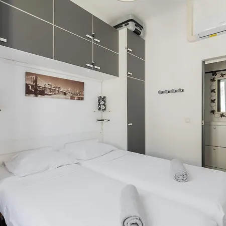 Appartement Cozy 1-bedroom With Stunning Sea Views *