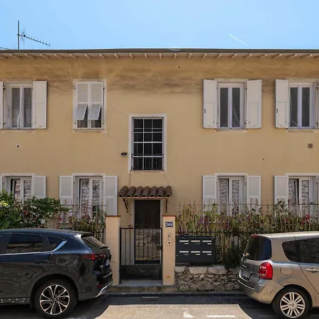 Cozy 1-bedroom With Stunning Sea Views *